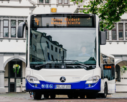 PaderSprinter-Busse vor dem Rathaus der Stadt Paderborn