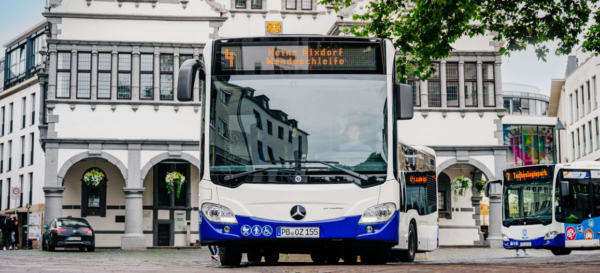 PaderSprinter-Busse vor dem Rathaus der Stadt Paderborn