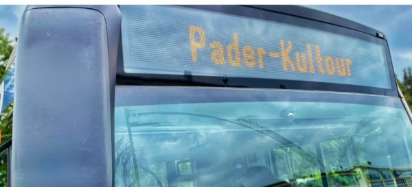 Bus mit Zielanzeige "Pader-Kultour"
